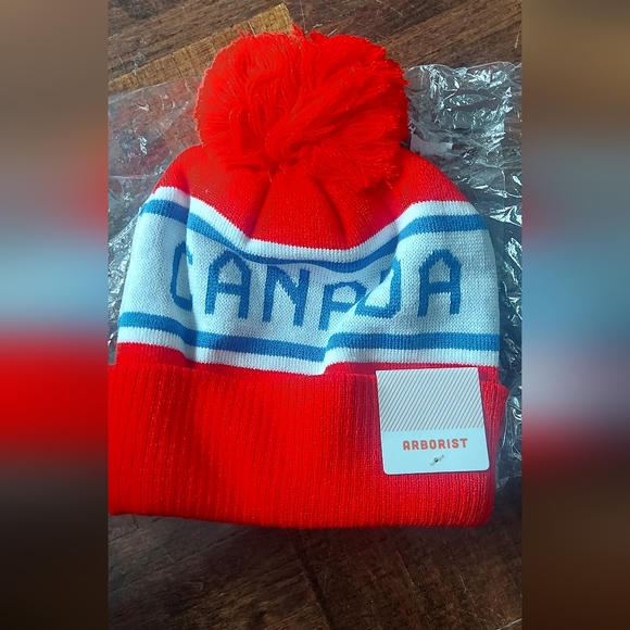 Adult toque - Picture 2 of 4